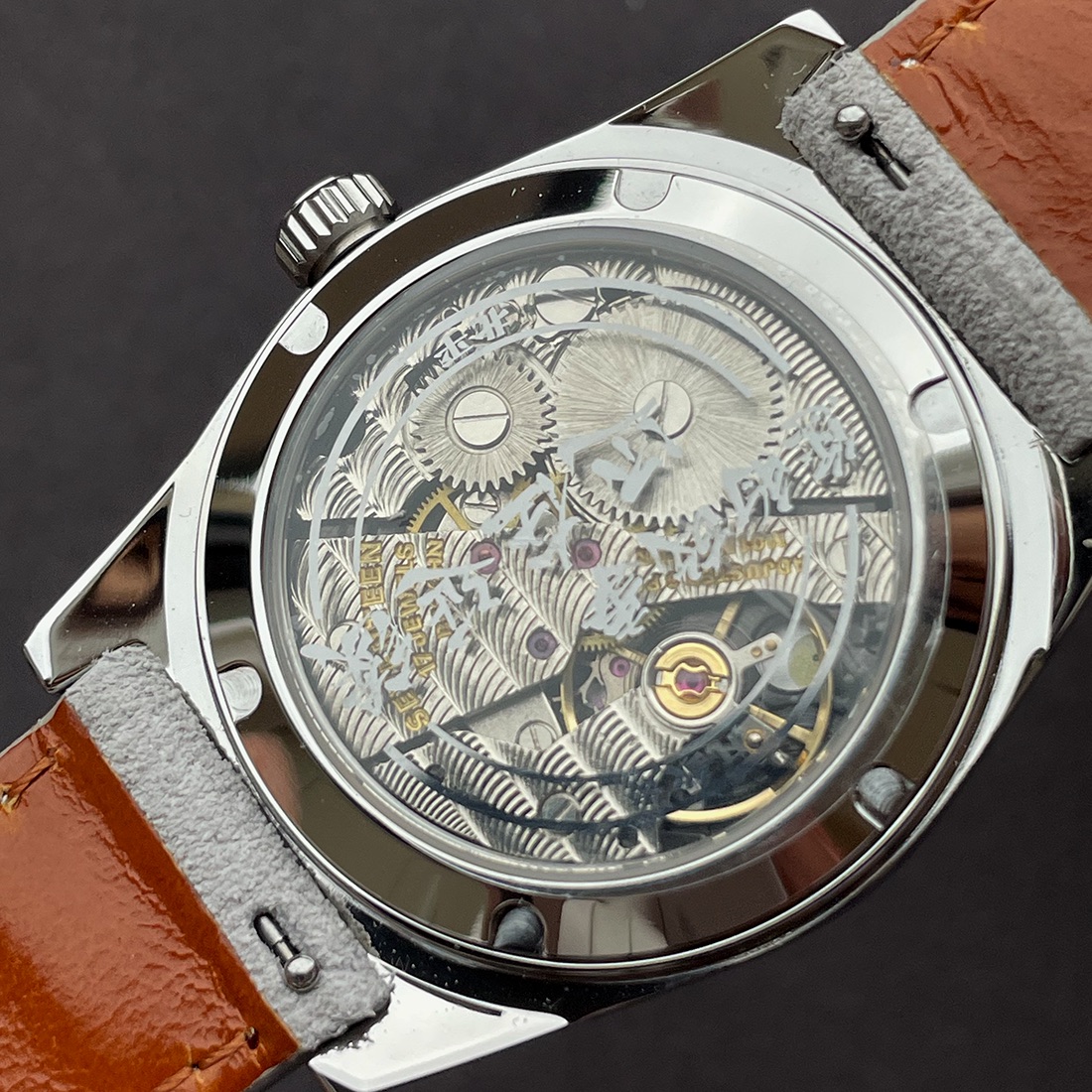 Reloj Merkur con esfera de sal - Omega Watch Constellation reseña y precio